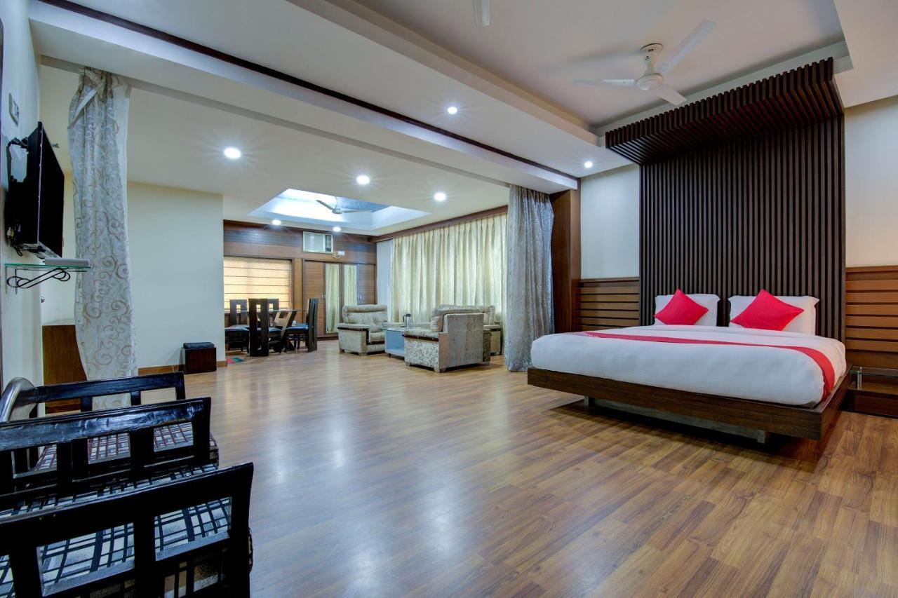 Oyo 1545 Hotel Shivani International Ahmedabad Exterior foto